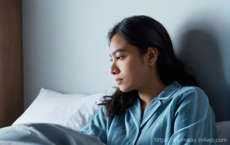 항염증 식단과 불면증 해소 방법 - **Prompt:** A person in their late 20s to early 30s, dressed in comfortable, modest pajamas, sits on...