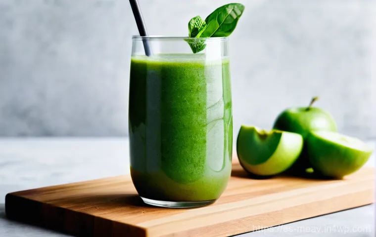 항염증 식단을 위한 야채 스무디 레시피 - **"The Never-Fail Green Detox Smoothie for a Vibrant Morning"**
    A bright, clean, and minimalist ...